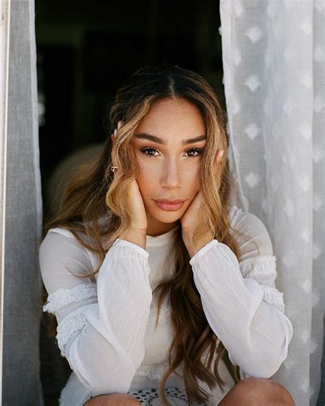 instagram eva gutowski